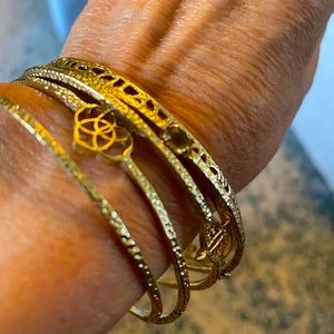 Almost new Kendra Scott bangle bracelet set